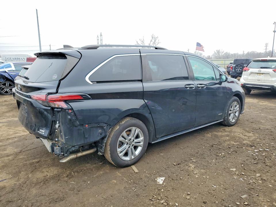 Photo 3 from auction – 2021 TOYOTA SIENNA with VIN 5TDDSKFC0MS003802