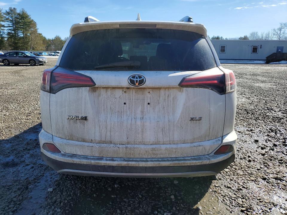 Photo 6 from auction – 2017 TOYOTA RAV4 with VIN 2T3WFREV9HW402561