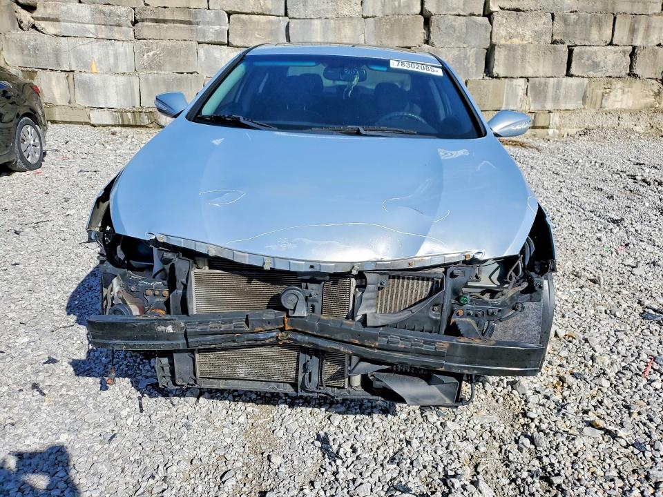 Photo 5 from auction – 2011 HYUNDAI SONATA with VIN 5NPEC4AB1BH241902