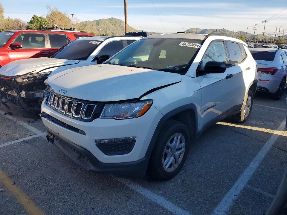 JEEP COMPASS 2018 with VIN 3C4NJDAB7JT191284 - Photo from auction