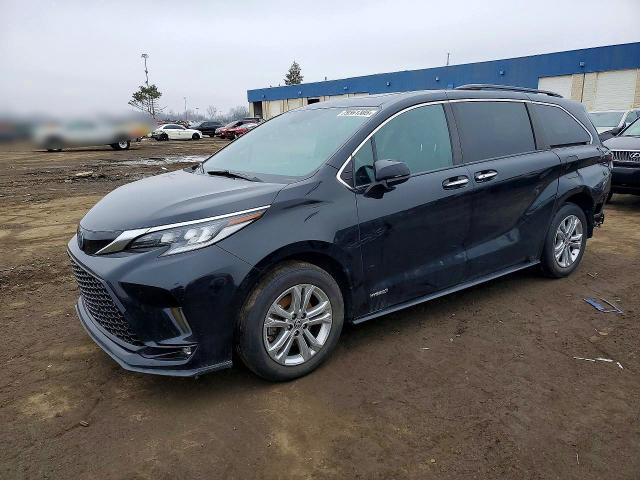 TOYOTA SIENNA 2021 with VIN 5TDDSKFC0MS003802 - Photo from auction
