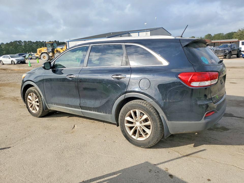 Photo 2 from auction – 2016 KIA SORENTO with VIN 5XYPG4A30GG149961