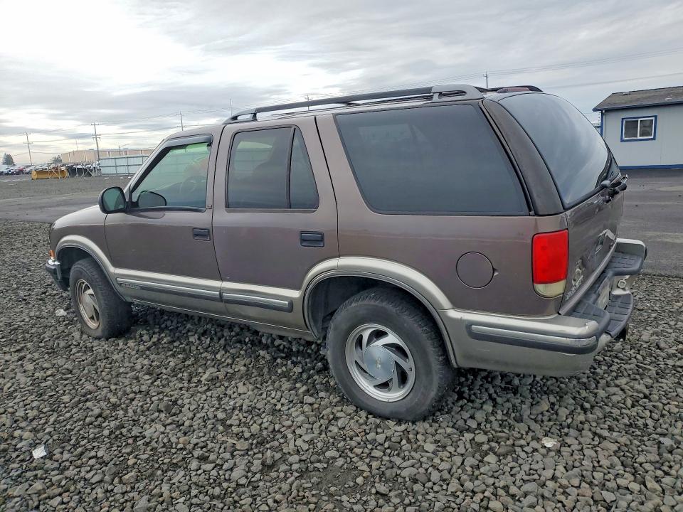 صورة رقم 2 من المزاد - 1998 CHEV BLAZER مع VIN 1GNDT13W3W2258046