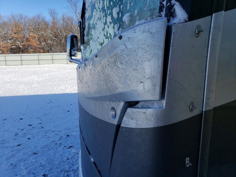 Photo 7 from auction – 2004 FREIGHTLINER CHASSIS XC with VIN 4UZAAHDC14CN30708