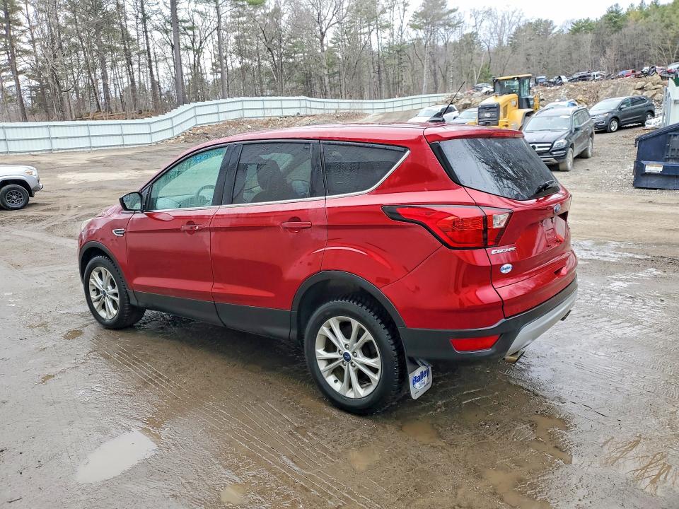 Photo 2 from auction – 2019 FORD ESCAPE with VIN 1FMCU9GD9KUA08832