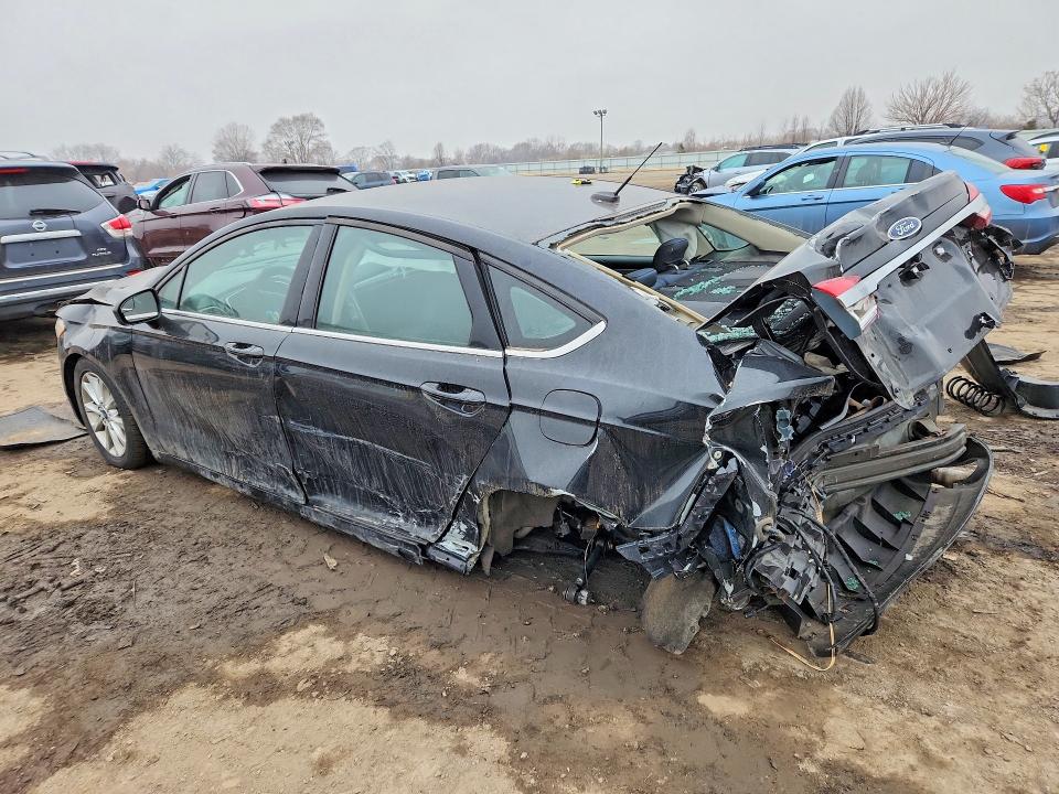 Photo 2 from auction – 2017 FORD FUSION with VIN 3FA6P0H72HR391015