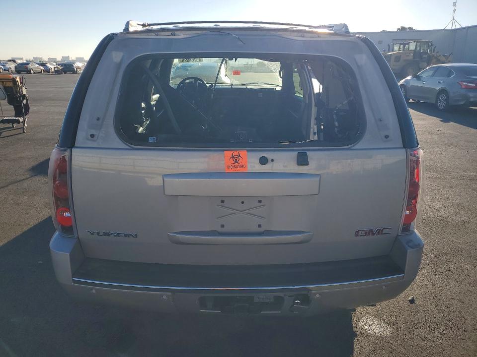 Photo 6 from auction – 2008 GMC YUKON with VIN 1GKFK63898J244393