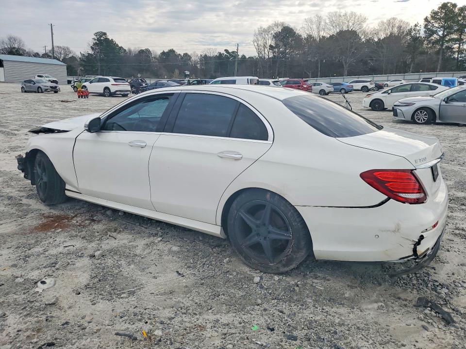 Photo 2 from auction – 2017 MERCEDES-BENZ E with VIN WDDZF4JB3HA040047
