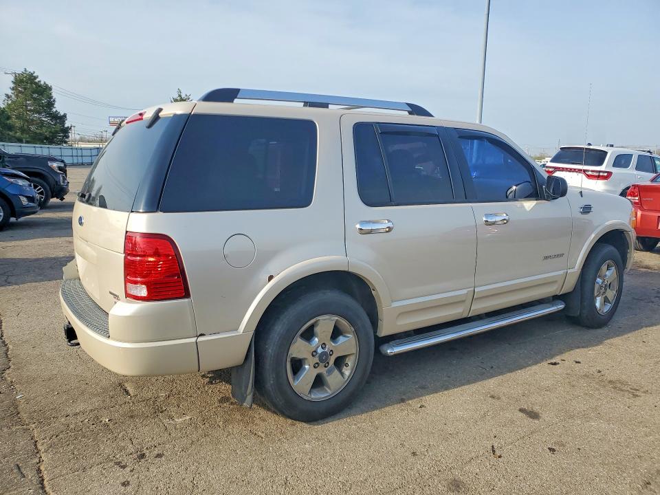Photo 3 from auction – 2005 FORD EXPLORER with VIN 1FMZU75W75ZA47445