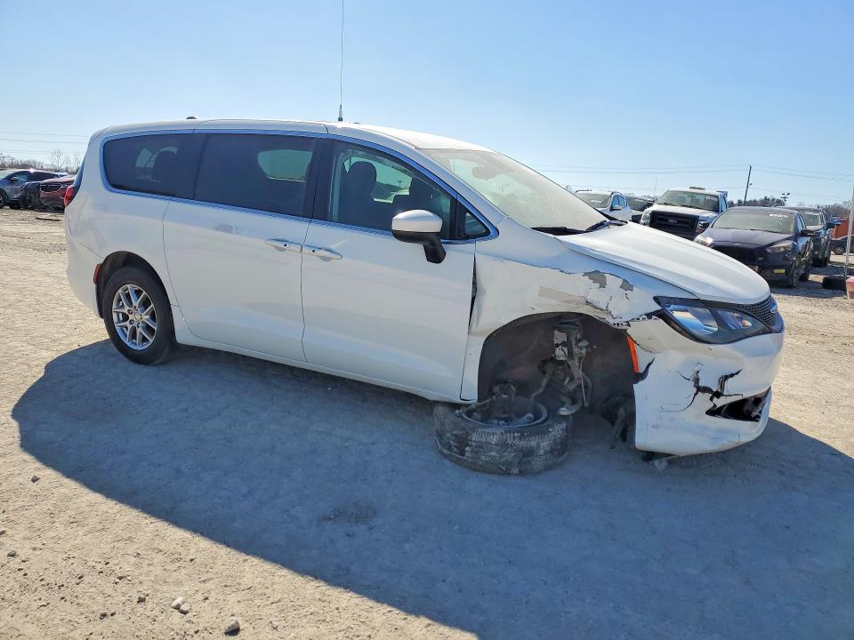Photo 4 from auction – 2023 CHRYSLER VOYAGER with VIN 2C4RC1CGXPR568060
