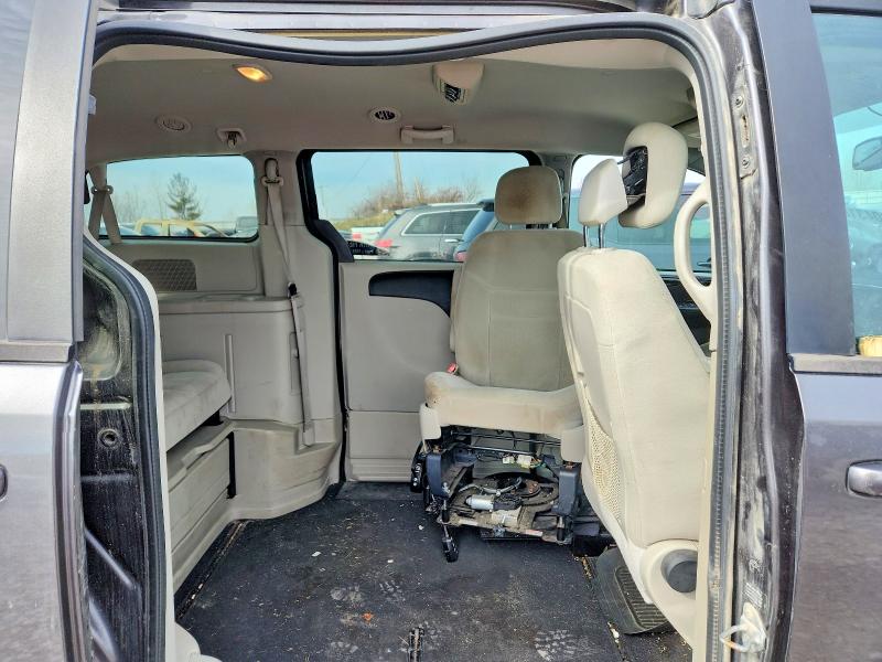 Photo 11 from auction – 2015 DODGE GRAND CARAVAN with VIN 2C4RDGBG1FR653479