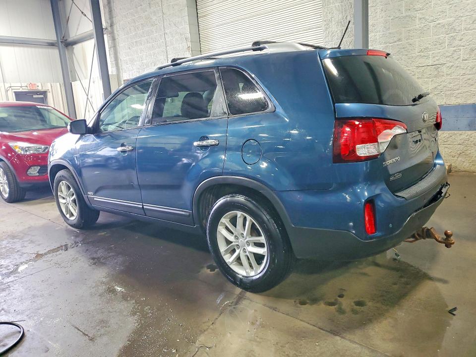 Foto 2 de la subasta – 2015 KIA SORENTO con VIN 5XYKTDA73FG558012