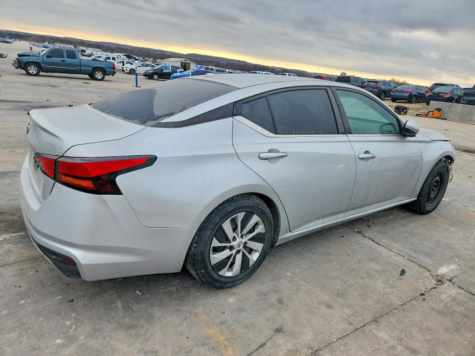 Photo 3 from auction – 2020 NISSAN ALTIMA with VIN 1N4BL4BVXLC248698