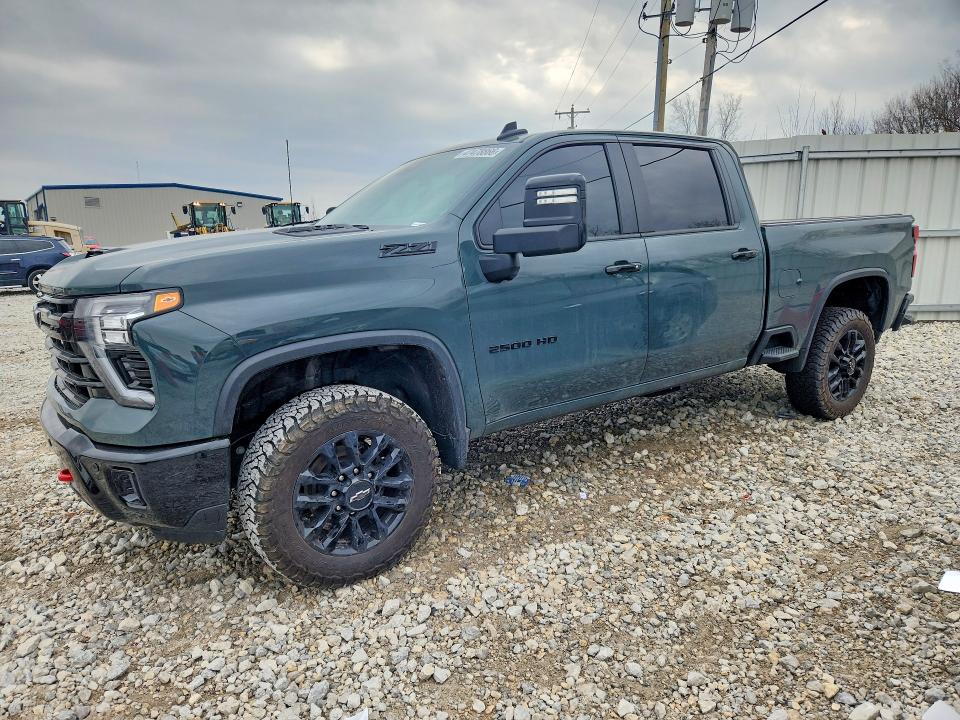 CHEVROLET SILVERADO 2026 с VIN 1GC4KNE76TF110647 - Снимка от търг