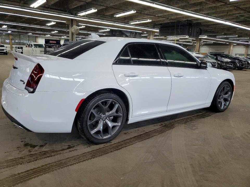 Zdjęcie 3 z aukcji – 2023 CHRYSLER 300 z VIN 2C3CCABT0PH628362