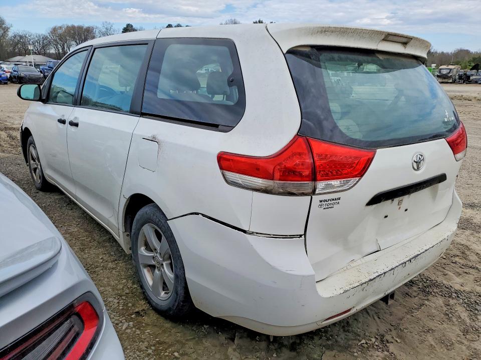 Photo 2 from auction – 2014 TOYOTA SIENNA with VIN 5TDZK3DC0ES464840
