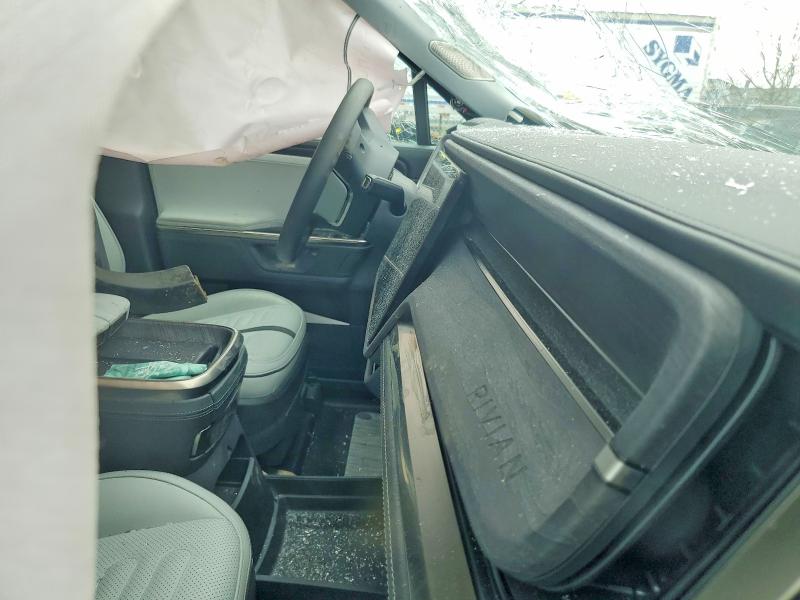 Photo 8 from auction – 2025 RIVIAN R1S with VIN 7PDSGBBA5SN066855