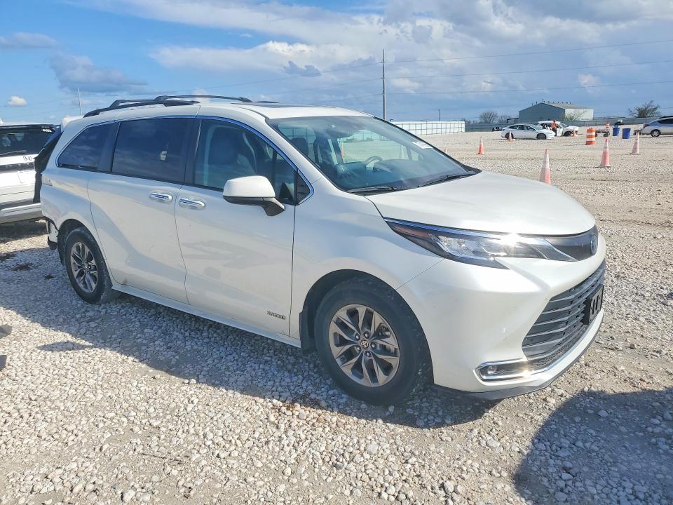 Photo 4 from auction – 2021 TOYOTA SIENNA with VIN 5TDYRKEC8MS040286