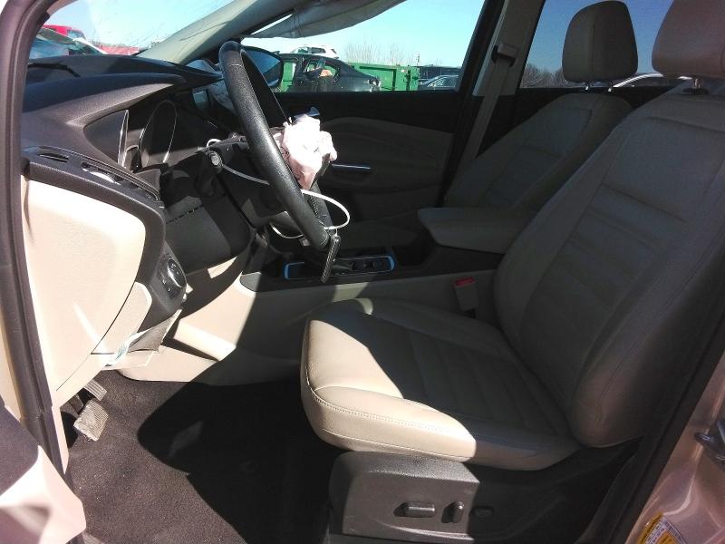 Photo 7 from auction – 2017 FORD ESCAPE with VIN 1FMCU9J94HUE62662