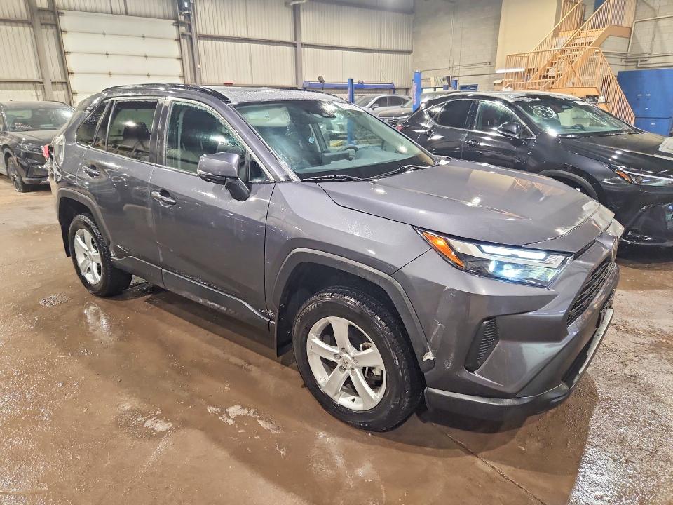 Photo 4 from auction – 2022 TOYOTA RAV4 with VIN 2T3R1RFV7NC281598