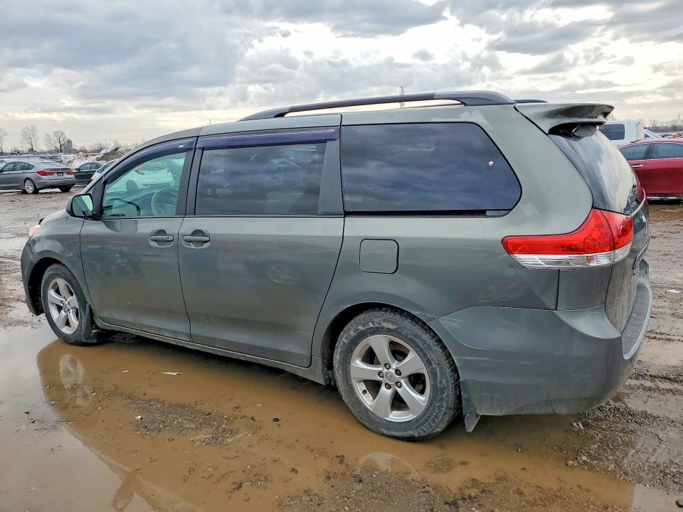 Photo 2 from auction – 2011 TOYOTA SIENNA with VIN 5TDKK3DC3BS125079