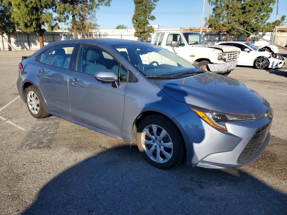 Photo 4 from auction – 2025 TOYOTA COROLLA with VIN 5YFB4MDE5SP304444