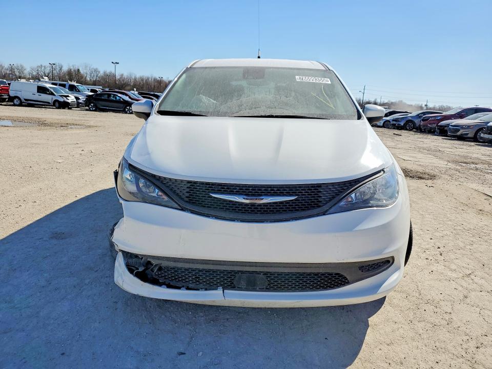 Photo 5 from auction – 2023 CHRYSLER VOYAGER with VIN 2C4RC1CGXPR568060