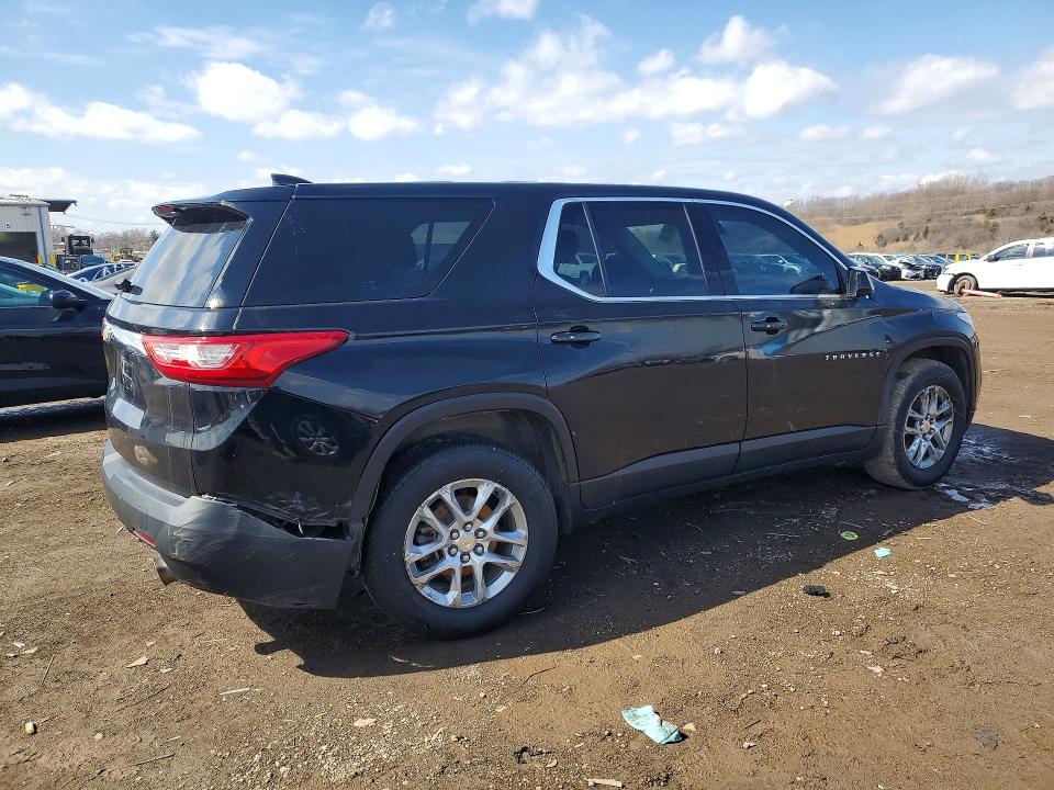 Photo 3 from auction – 2018 CHEVROLET TRAVERSE with VIN 1GNERFKW5JJ176769