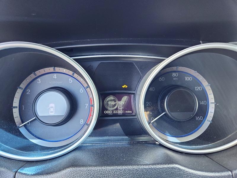 Photo 9 from auction – 2011 HYUNDAI SONATA with VIN 5NPEC4AB8BH205687