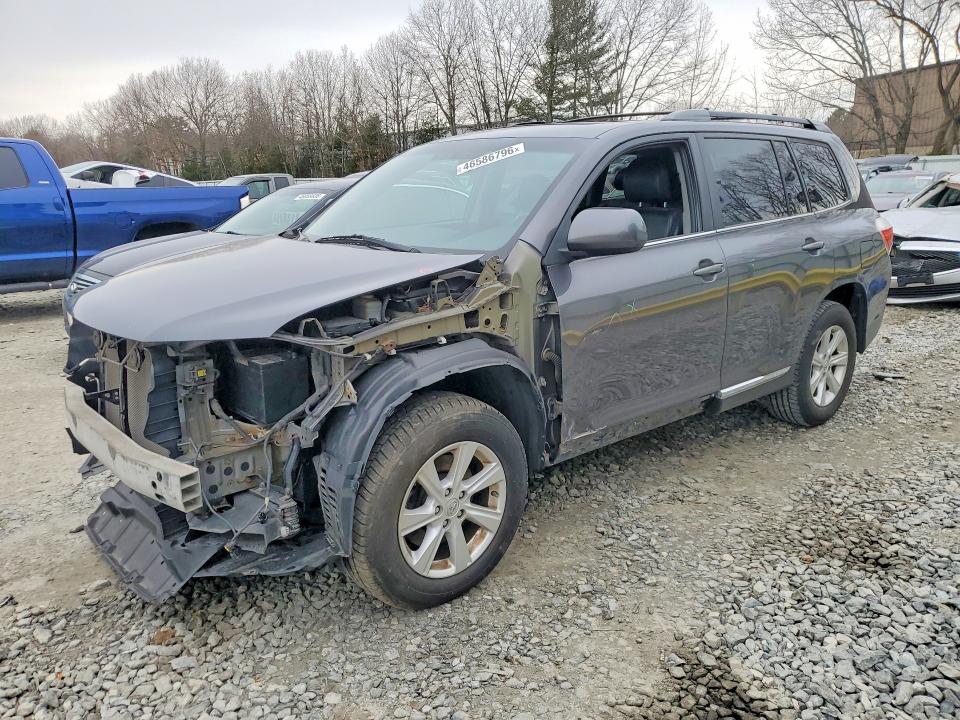 TOYOTA HIGHLANDER 2011 with VIN 5TDBK3EH2BS056444 - Photo from auction