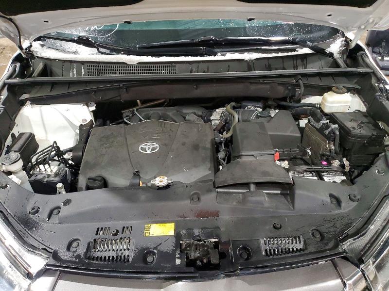 Photo 11 from auction – 2018 TOYOTA HIGHLANDER with VIN 5TDJZRFHXJS534066