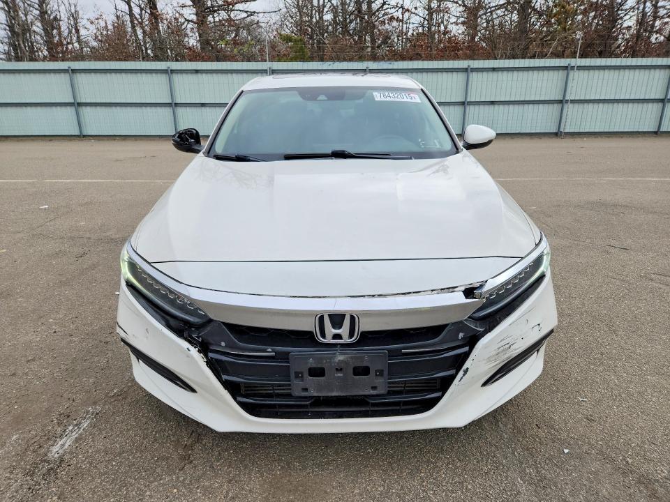 Photo 5 from auction – 2018 HONDA ACCORD with VIN 1HGCV2F92JA003866