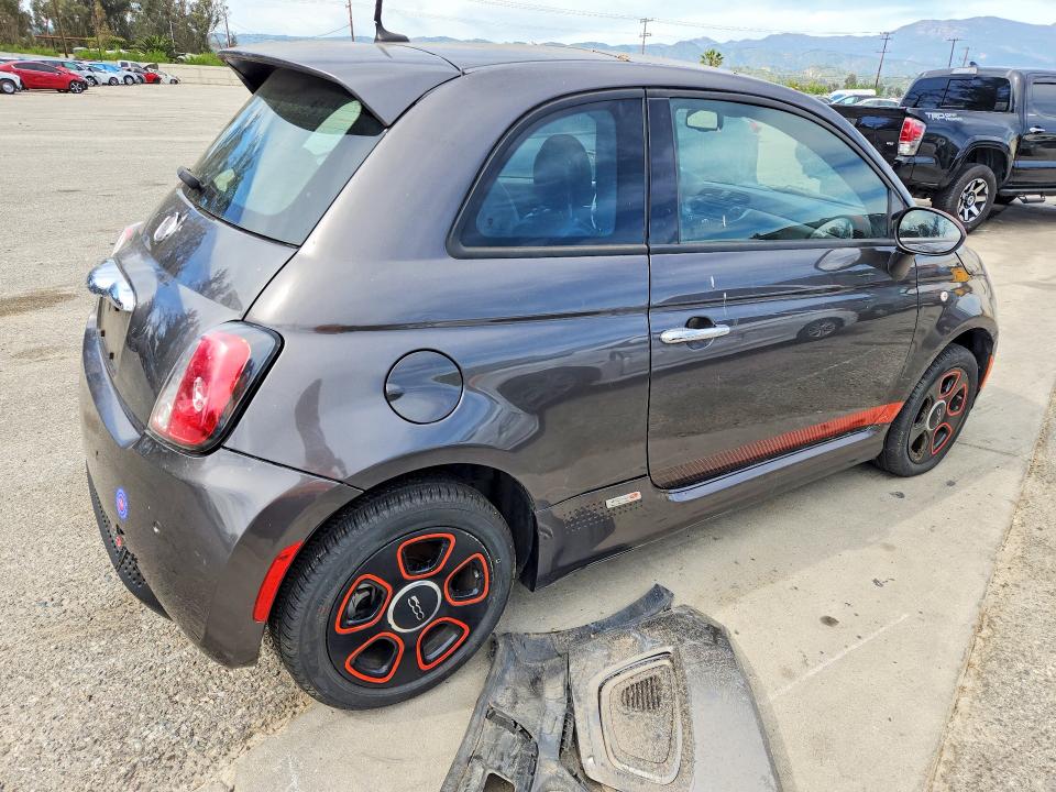 Photo 3 from auction – 2014 FIAT 500 with VIN 3C3CFFGE8ET245188
