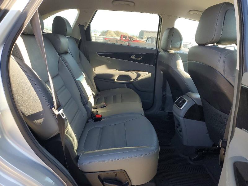 Фото 10 с аукциона – 2016 KIA SORENTO с VIN 5XYPHDA11GG030800
