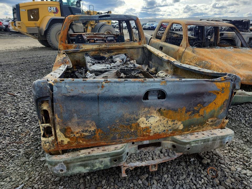 Photo 6 from auction – 2002 FORD F350 with VIN 1FTSW31FX2EB86583