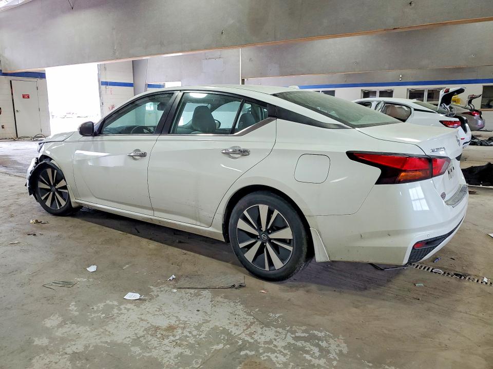 Photo 2 from auction – 2021 NISSAN ALTIMA with VIN 1N4BL4DV3MN415602