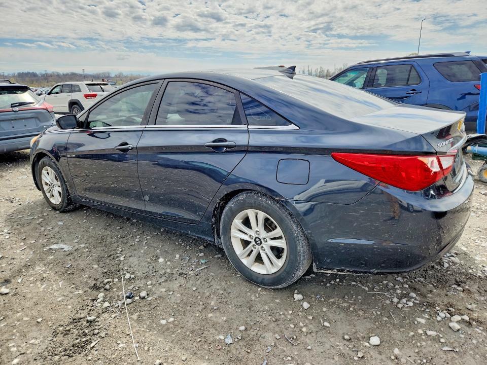Photo 2 from auction – 2013 HYUNDAI SONATA with VIN 5NPEB4AC6DH522902