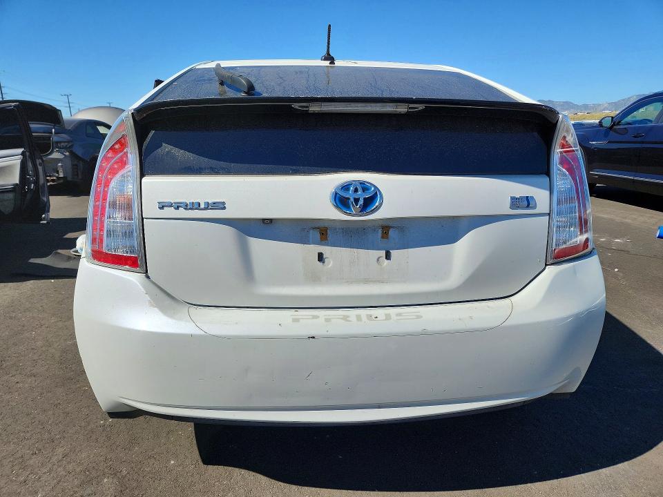 Photo 6 from auction – 2014 TOYOTA PRIUS with VIN JTDKN3DU0E1742358