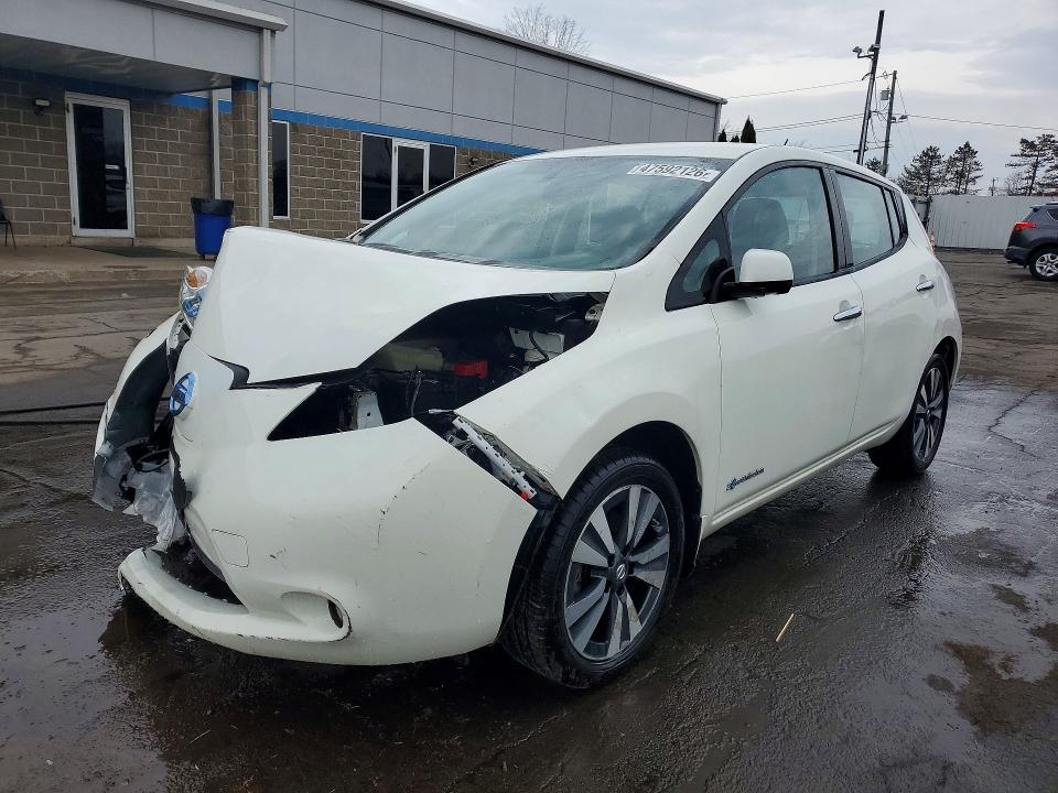 2017 NISSAN LEAF