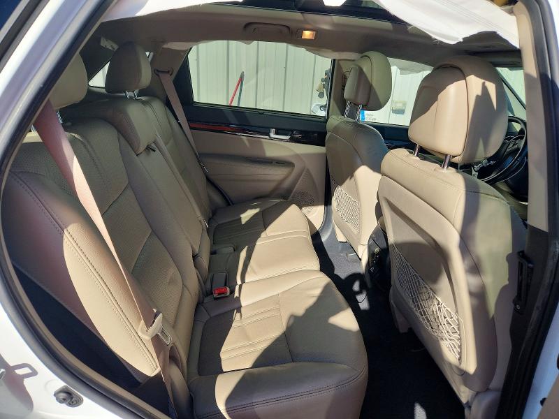 Photo 11 from auction – 2015 KIA SORENTO with VIN 5XYKU4A73FG636057