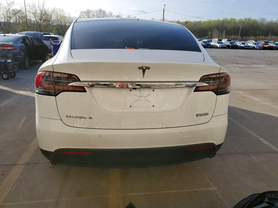 Photo 6 from auction – 2016 TESLA MODEL X with VIN 5YJXCAE44GF001042