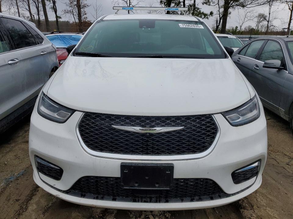Photo 5 from auction – 2024 CHRYSLER PACIFICA with VIN 2C4RC1FGXRR116804