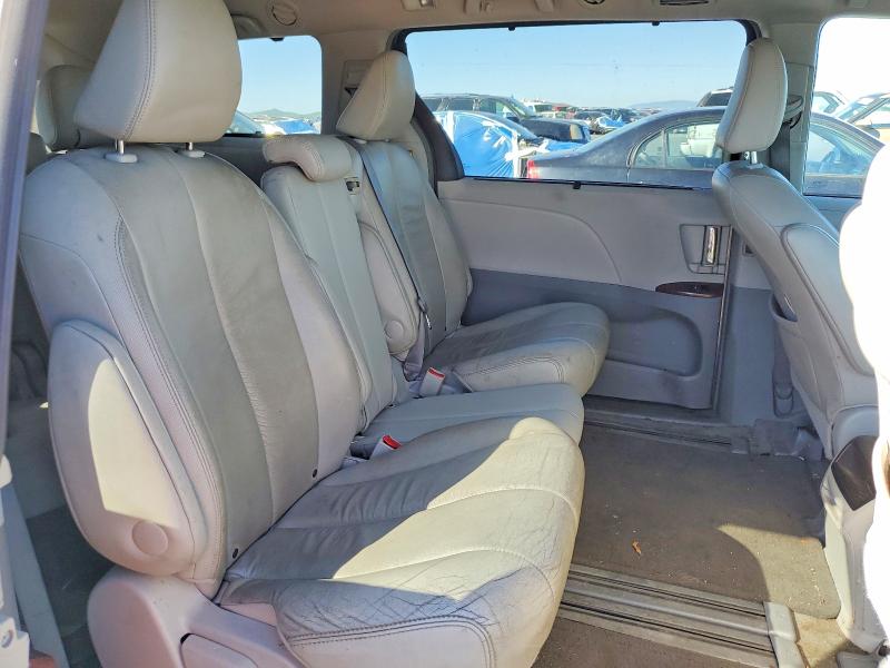 Photo 11 from auction – 2012 TOYOTA SIENNA with VIN 5TDYK3DC6CS230355