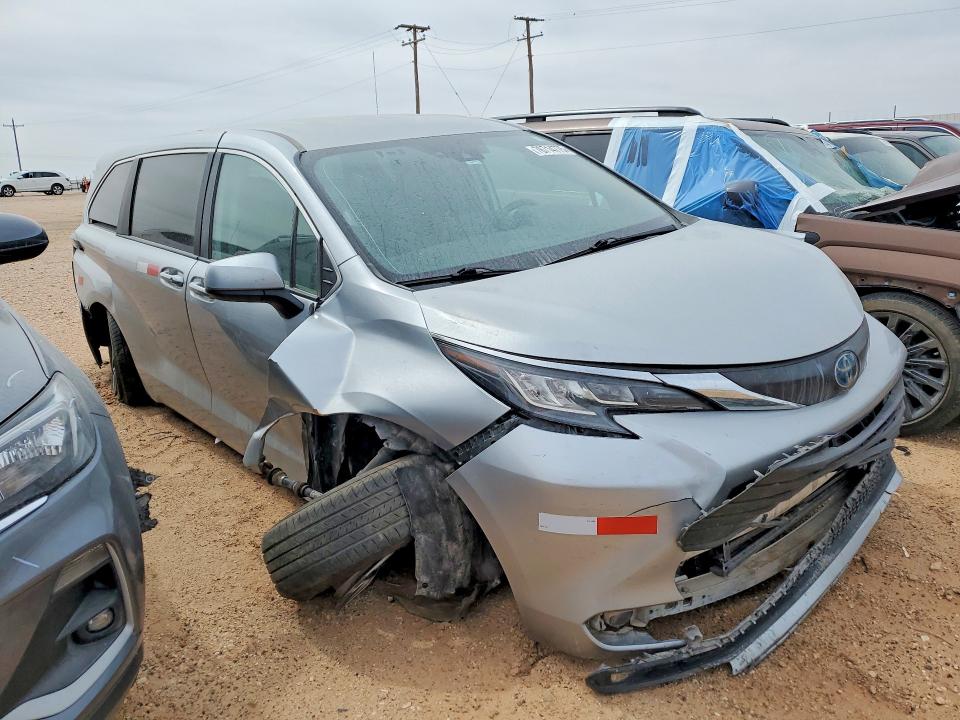 Photo 4 from auction – 2023 TOYOTA SIENNA with VIN 5TDKRKEC9PS165808