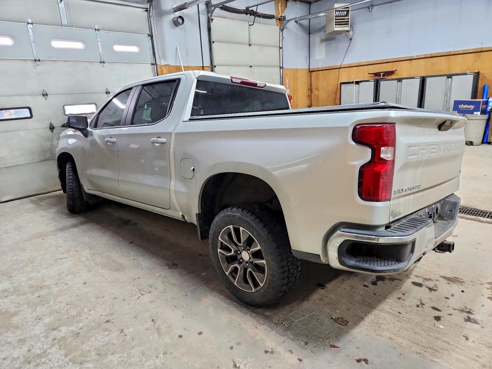 Photo 2 from auction – 2022 CHEVROLET SILVERADO LTD with VIN 3GCUYDED3NG163743