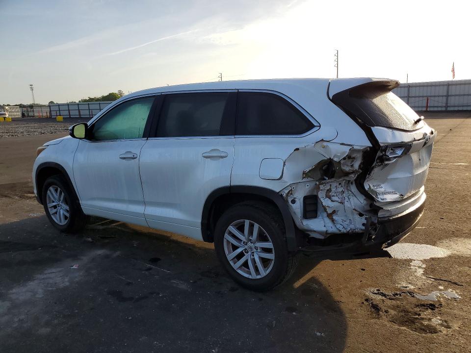 Photo 2 from auction – 2015 TOYOTA HIGHLANDER with VIN 5TDZARFHXFS015021