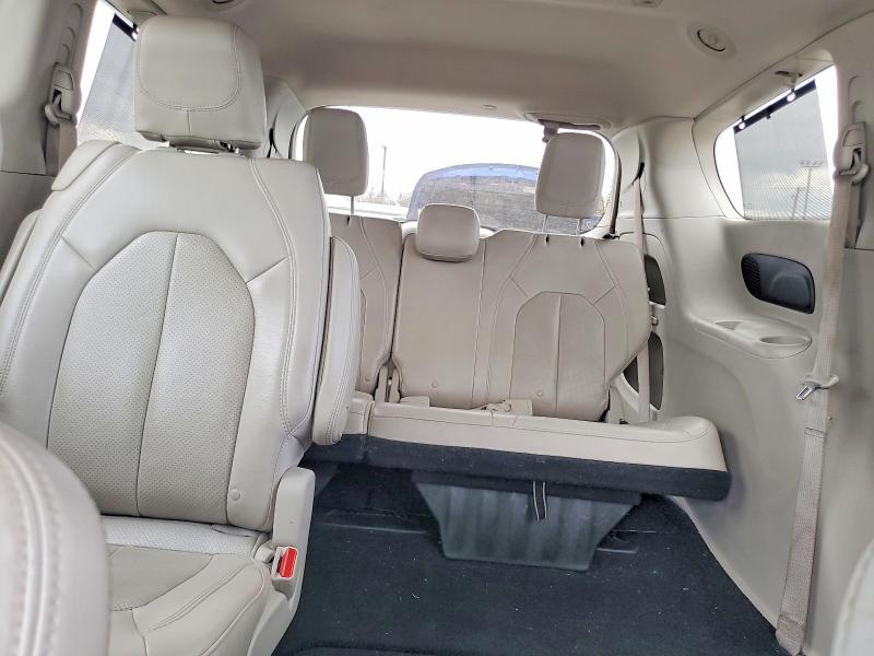 Photo 10 from auction – 2017 CHRYSLER PACIFICA with VIN 2C4RC1EGXHR759475