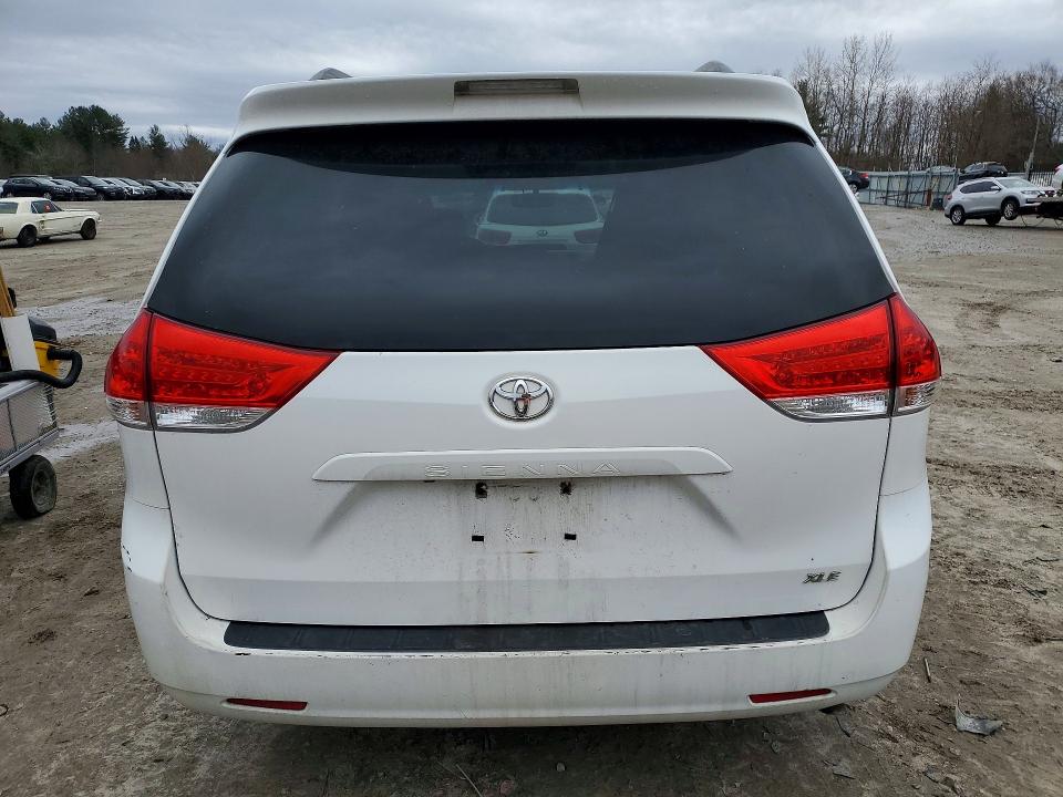 Photo 6 from auction – 2013 TOYOTA SIENNA with VIN 5TDYK3DC8DS399262