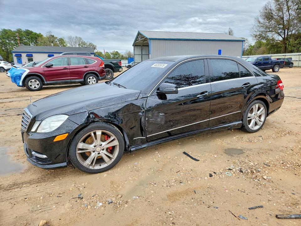 Zdjęcie 1 z aukcji – 2013 MERCEDES-BENZ E z VIN WDDHF5KB8DA764200