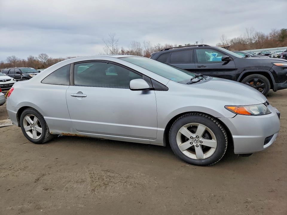 Photo 4 from auction – 2008 HONDA CIVIC with VIN 2HGFG11808H535614